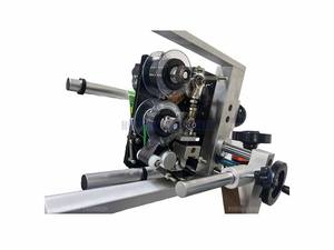 Équipement d'étiquetage horizontal fiable pour bouteilles rondes dans les lignes de fabrication - Product Image 4