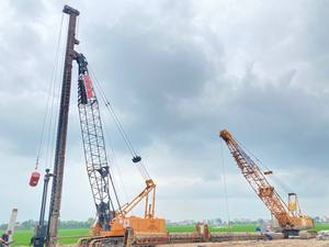 Usado 35ton <span class=keywords><strong>Kobelco</strong></span> hidráulico 45 Ton 40 ton grúa sl6000 7405 7150 oruga 7055 grúas pista Zapata <span class=keywords><strong>Kobelco</strong></span> 300 Ton repuestos - Product Image 5