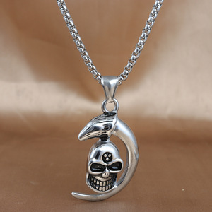 Yunnique – pendentif crâne de lune en acier inoxydable, collier unisexe de style Punk, design géométrique, 23048 - Product Image 1