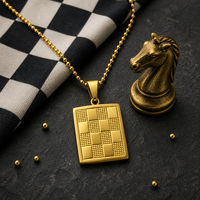 Collier pendentif unisexe en acier inoxydable plaqué or 18 carats, motif damier texturé rectangulaire, chaîne à billes D&P Jewelry