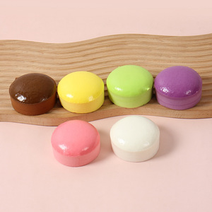 โรงงานจินคาน ขายส่งของเล่นบีบจำลองขนมปังมาการองสีสันสดใส ทำจาก PU เนื้อนุ่ม บีบแล้วคืนตัวช้า - Product Image 5