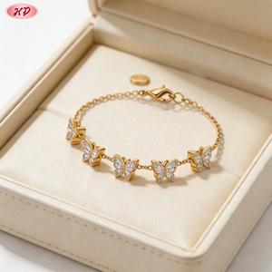 เครื่องประดับเฮงเตี้ยน สร้อยข้อมือทองชุบ 18K ประดับเพชรซิคอนรูปผีเสื้อห้าตัว สร้อยข้อมือขายส่ง ปรับขนาดได้สำหรับผู้หญิง - Product Image 4