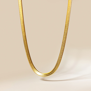 สร้อยข้อมือสแตนเลสชุบทอง 18k ดีไซน์โซ่แบนลายงู ประดับเพชรซิร์คอนสุดอินเทรนด์สำหรับผู้หญิง - Product Image 2