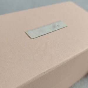 Bộ hộp đựng kính mắt cao cấp thương hiệu Miu, thiết kế di động, làm từ vải và giấy. - Product Image 5