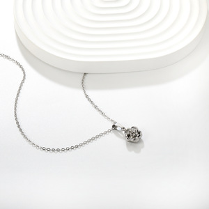 Collier pendentif rose plaqué or 18 carats en acier inoxydable, chaîne claviculaire, bijoux tendance, cadeau pour femme - Product Image 4