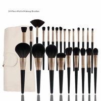 Pinceaux de maquillage professionnels 24 pièces, manche en bois noir et or mat, fibres synthétiques, luxe, véganes, pour fond de teint, poudre, maquillage des yeux et estompage