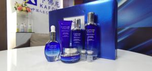 ฉลากส่วนตัวมังสวิรัติสมุนไพรธรรมชาติหลายกรดไฮยาลูโรผสมอินทรีย์ Ampoules เซรั่มความงามชุดดูแลผิวที่มีโลโก้ - Product Image 3