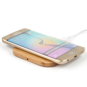 <span class=keywords><strong>Chargeur</strong></span> sans fil en bambou mince à chargement rapide pour téléphone portable de bureau <span class=keywords><strong>Chargeur</strong></span> sans fil rapide en bois - Product Image 4