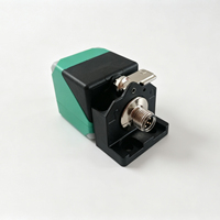 Sensor Jarak Ultrasonik Berbentuk Kubus Bertenaga Baterai Presisi Tinggi 200Khz Jangkauan Kecil 100mm-1000mm Sensor Jarak Plastik