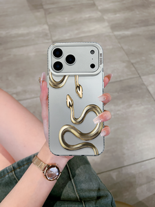 Custodia per telefono di lusso in TPU e PC con stampa serpente dorato e placcatura argento per <span class=keywords><strong>iPhone</strong></span> <span class=keywords><strong>8</strong></span> X XR XS 11 12 13 14 15 16 Pro Max - Product Image 3