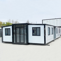 Bureau conteneur extensible blanc moderne avec fenêtres grillagées pour chantier de construction et clinique médicale mobile