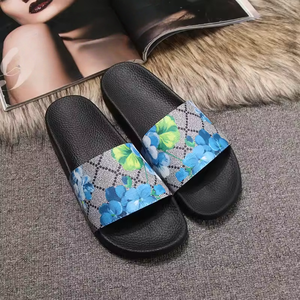 Sandalias de Diseñador Originales de Lujo en Cuero Genuino, Pantuflas Planas para Vacaciones con Estampado Floral, Sandalias de Playa de Verano para Parejas - Product Image 2