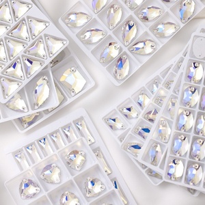 Nouveaux strass en verre à dos plat, super scintillants, effet clair de lune, formes irrégulières (triangle, poire, ovale), non thermocollants, pour la confection artisanale - Product Image 1