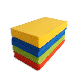 रंगीन टीएनटी धावक टेबल कवर कपड़े निर्माता गैर tisse पानी प्रतिरोधी जगह चटाई डिस्पोजेबल गैर बुना टेबल कपड़ा