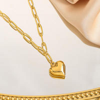 Collier ras du cou tendance pour femme en acier inoxydable plaqué or 18 carats avec pendentif cœur pêche, style japonais et coréen simple