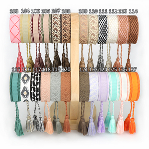 169 Designs 10 pièces en stock Bracelets d'amitié faits main, Bracelets brodés, Bracelets en corde avec pompon, Bracelets tressés réglables, Vente en gros - Product Image 4
