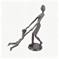 Sculptures rotatives en fonte représentant une mère et un fils tenant la main, ressemblant à des adultes et des enfants jouant, articles de décoration intérieure, ambiance chaleureuse