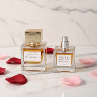 Vente en gros de flacons de parfum carrés en verre blanc cristallin de 30 ml, 50 ml, 100 ml, flacons vides pour vaporisateur, sans diffuseur à bâtonnets, YMT-143 Chine