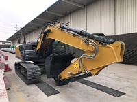 Machine de terrassement sur chenilles de taille moyenne XE150D, 15 tonnes, avec godet de chargement de 0,71 m³, godet de nivellement, grappin à bois et marteau hydraulique