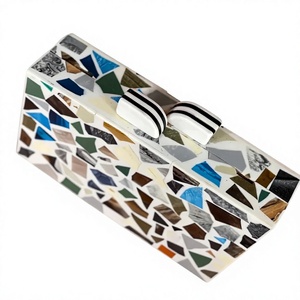 Mosaïque en résine, bijoux en résine à motifs, artisanat artistique en résine pour la maison, pochette en résine pour la décoration intérieure, pochette en résine à motif bois - Product Image 1