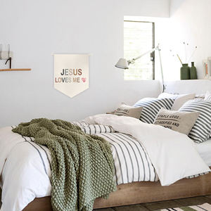 דגל בד פשתן 2026 - ישוע אוהב אותי הדפס שם אישי לקישוט קיר - Product Image 4