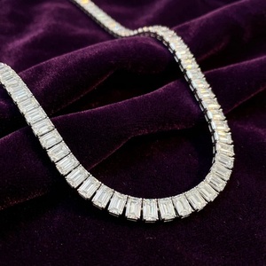 สร้อยคอเทนนิสทรงมรกต 50 กะรัต สีธรรมชาติ EF รับรองโดย GIA เครื่องประดับหรูหราสำหรับงานแต่งงานของผู้หญิง - Product Image 4