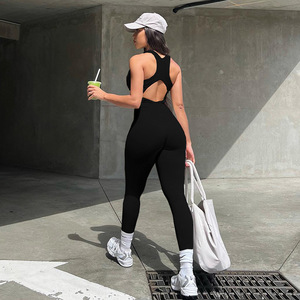 IStapromo Gifts – Ensemble de sport une pièce personnalisé pour femme, combinaison unie zippée, tenue de yoga confortable sur mesure - Product Image 3