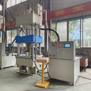 เครื่องอัดไฮดรอลิกแบบสี่เสา สามคาน 315 ตัน รุ่นใหม่ สำหรับงานขึ้นรูปด้วยความเย็น พร้อมปั๊มเกียร์ มอเตอร์ ยี่ห้อ Taili รุ่น <span class=keywords><strong>Y32</strong></span> ขายตรง <span class=keywords><strong>ราคา</strong></span>แข่งขัน - Product Image 3