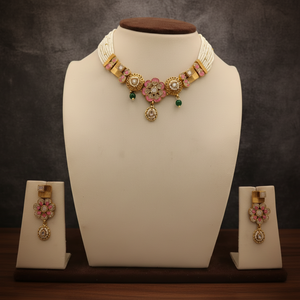 Elegante conjunto de collar choker indio de oro con piedras rosas, perlas y cuentas verdes, joyería nupcial tradicional con aretes. - Product Image 5