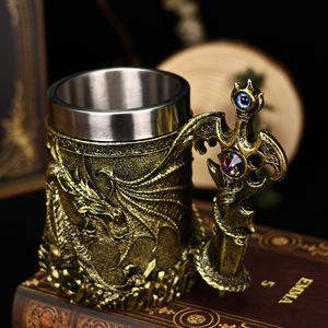 Jarra de Cerveza con Diseño de Espada de Dragón Místico, Revestida de Acero Inoxidable, para Coleccionistas y Gamers - Product Image 3