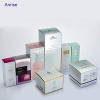 Bouteille de parfum personnalisée Boîte carrée en papier doré Bouteille de sérum cosmétique Boîte d'emballage en papier carte argentée avec logo tampon en feuille d'or