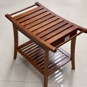 Tabouret de salle de bain en bois massif Kaijiang 60x34.5x45.5 cm, siège de douche en teck avec étagère, imperméable et antidérapant - Product Image 1