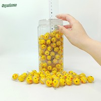 Multicolor blokvormige zoete eendvormige fruitgummies in doos, SuperLoves merk