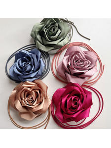 Collar de cuerda de Rosa grande personalizado en 5 colores, collar con cordones de flores hechas a mano para mujer - Product Image 4