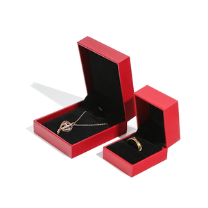 Échantillon gratuit de boîte à bijoux personnalisée de luxe en papier rose pour mariage et demande en mariage, pour l'emballage de bagues et de boucles d'oreilles - Product Image 5