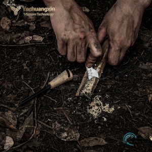 Allume-feu portable léger pour l'extérieur avec manche en bois, outil de survie multifonctionnel pour le camping, la randonnée et l'utilisation en milieu sauvage - Product Image 3