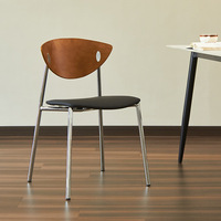 Chaise de salle à manger en bois massif minimaliste nordique avec dossier d'art en fer pour bureau à domicile Internet café café lait thé boutique Design