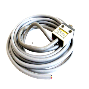 ลิมิตสวิตช์ D4c-3302 ใหม่และของแท้ D4c3302 ระบบอัตโนมัติแบบตั้งโปรแกรมได้สำหรับอุตสาหกรรม PLC - Product Image 1