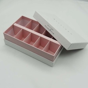 Divisor de papel de lujo de grado alimenticio de 10 piezas, caja de regalo de macarrones personalizada para embalaje de macarrones - Product Image 4
