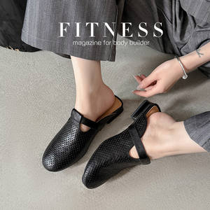 Sandalias planas de estilo francés retro, transpirables, con punta redonda, modernas y versátiles. - Product Image 4