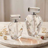 Flacon de parfum carré en verre cristal fait main Crystal Coast avec logo personnalisé, col en métal, design gravé, capacité 6 ml, plat