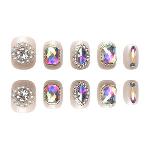 24 Uds <span class=keywords><strong>uñas</strong></span> cuadradas <span class=keywords><strong>cortas</strong></span> acrílicas ABS de alta calidad diseño de diamantes de imitación grandes <span class=keywords><strong>uñas</strong></span> artificiales de fábrica - Product Image 3
