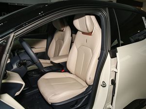 Penjualan Panas LYNK CO Z20 2026 Jarak Jauh 5-pintu 5-kursi RWD Kendaraan Energi Murni SUV Kompak LYNK CO Z20 dengan Harga Terbaik - Product Image 5