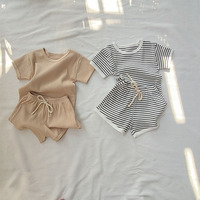 Ensemble de vêtements 2 pièces pour garçons et filles, tenue d'été simple et décontractée, à manches courtes, en coton extensible à rayures