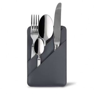 Porte-couverts et étui en cuir PU moderne et élégant pour organiser et ranger les couteaux, fourchettes et ustensiles de table - Product Image 4