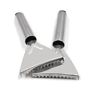 Stainless steel fish scaler, manual scaler, fish <b>scraper</b>, household fish <b>cleaning</b> and scaling tool, multi-functional kitchen - Product Image 3