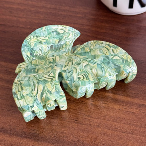 مشبك شعر YJL مخصص بتصميم ورقة الخريف الرجعي الأنيق، مشبك شعر نسائي من الأسيتات بتصميم جديد وعصري بطول 8 سم - Product Image 5