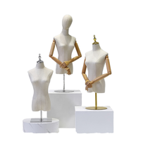 Mannequin gonflable Lavinia pour femme, en mousse PE, avec torse en silicone pour l'affichage de vêtements