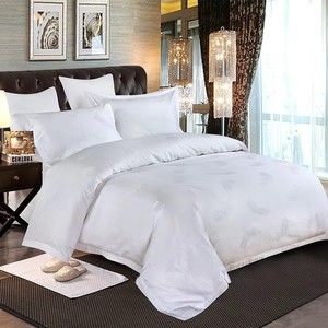 Set di Biancheria da Letto per Hotel, 60S Broccato Jacquard Stampato, Personalizzabile, Quattro Pezzi, Copripiumino Tinta Unita Bianco, Lenzuolo - Product Image 1