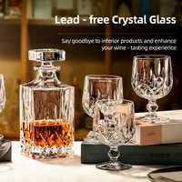 En stock, ensemble moderne de tasses à whisky et cognac comprenant des verres à vin, carafes, tasse en cristal à pieds courts, passe au lave-vaisselle et au micro-ondes